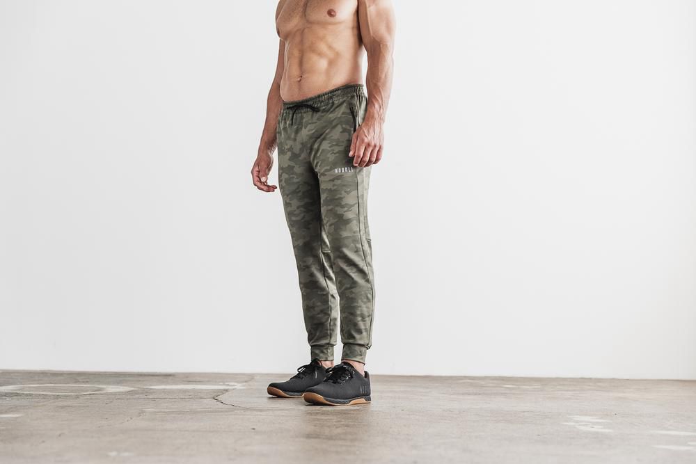 NOBULL Joggers Erkek - Yeşil Ordu Camo - Turkiye (ISG-360947)